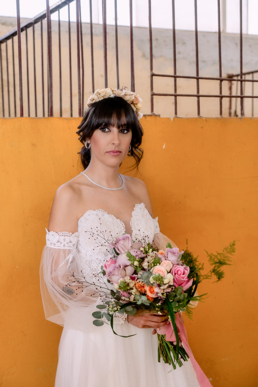 Novia con corona de flores